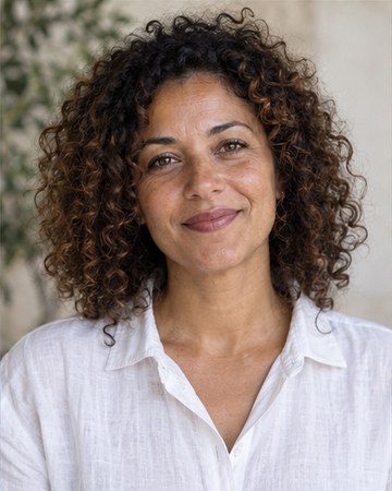 Ritratto generato del profilo dimostrativo di Amina Rossi