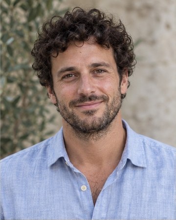 Ritratto generato del profilo dimostrativo di Marco Rinaldi